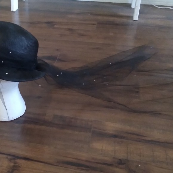 Adolfo‎ II Paris New York Black Straw Fascinator Veil Rhinestones Occasion Hat